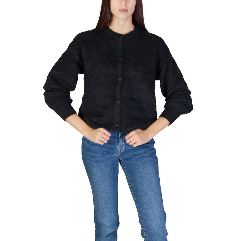 Nur schwarze Recycling -Polyester -Strickjacke